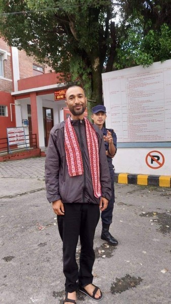 हिरासतमा रहेका कानुन व्यवसायी अमिर लामिछाने रिहा 